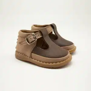 Chaussures en cuir véritable beige et marron. Model Venise. paire