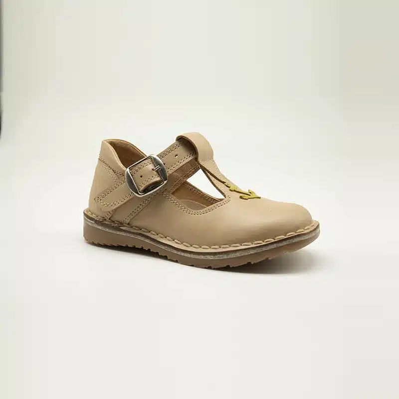 Chaussures en cuir véritable beige. Modèle SANDRA. vue de côté