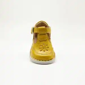 Chaussures en cuir véritable jaune. Modèlele Funny. Vue de face