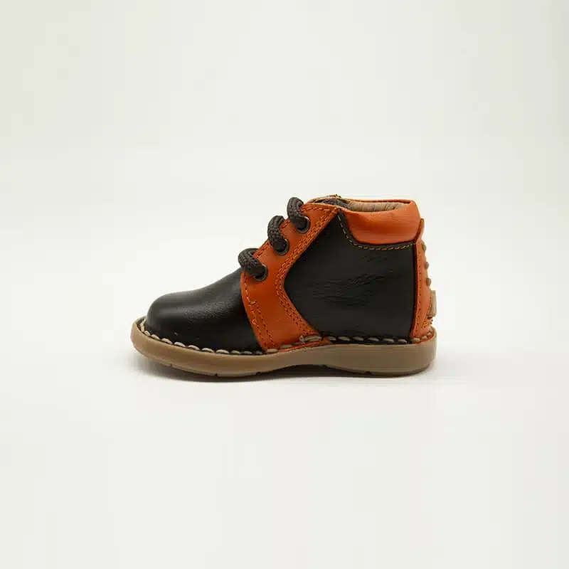 Chaussures en cuir véritable marron et orange. Modèle Sphère. Vue de côté 2