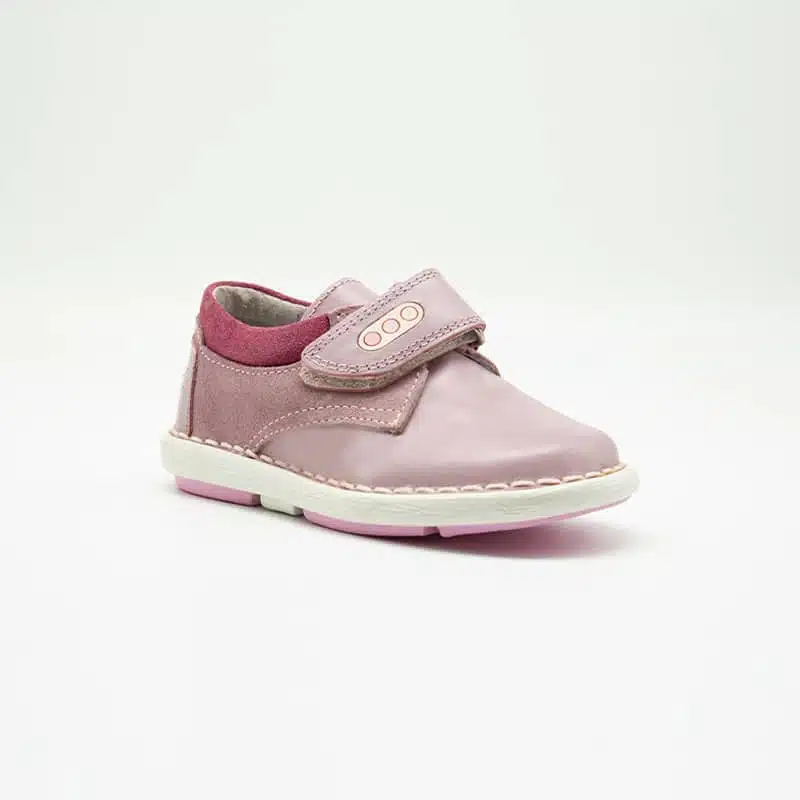 Chaussures en cuir véritable rose. Modèle Smile. Vue de côté