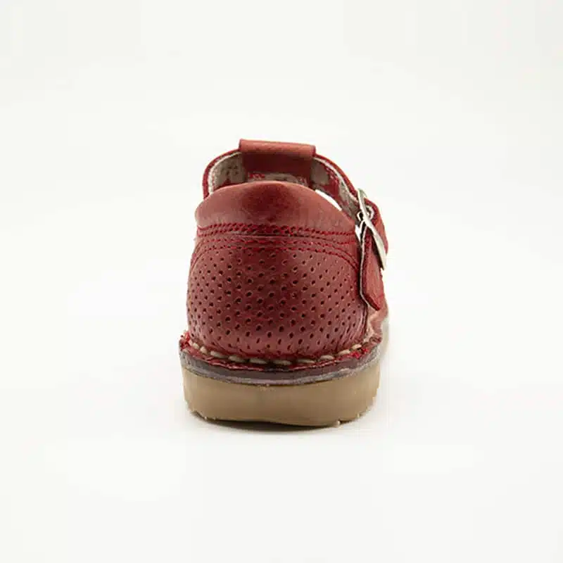 Chaussures en cuir véritable rouge bordeau. Modèle SANDRA. Vue de derrière
