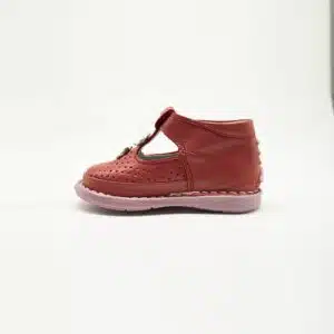 Chaussures en cuir véritable rouge. Model Venise. Vue de côté