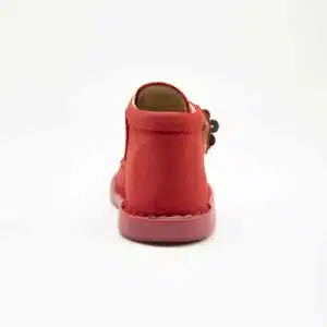 Chaussures en nebuk véritable rouge. Modèle FLOWER. derrière