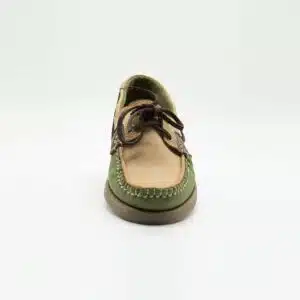 Chaussures en nebuk véritable vert et beige. Modèle London. Vue de face