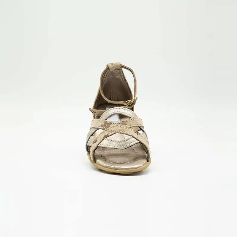 Sandales en cuir véritable beige et doré. Modèle Maya. Vue de face