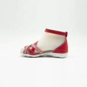 Sandales en cuir véritable rouge. Modèle Maya. Vue de côté 2