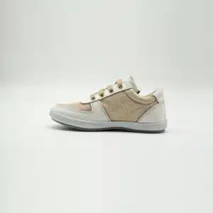 Espadrille en cuir véritable blanc et doré. Modèle Chic. Vue de côté 2