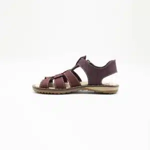 Sandale en cuir véritable rouge bordeau. Modèle Traveler. Vue de côté