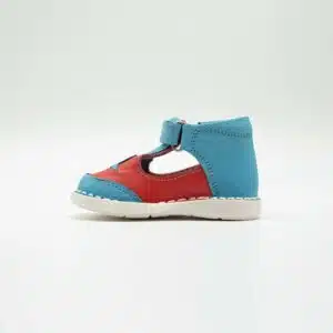 chaussures en nebuk véritable rouge et bleu. Modèle Baby_V1. Vue de côté